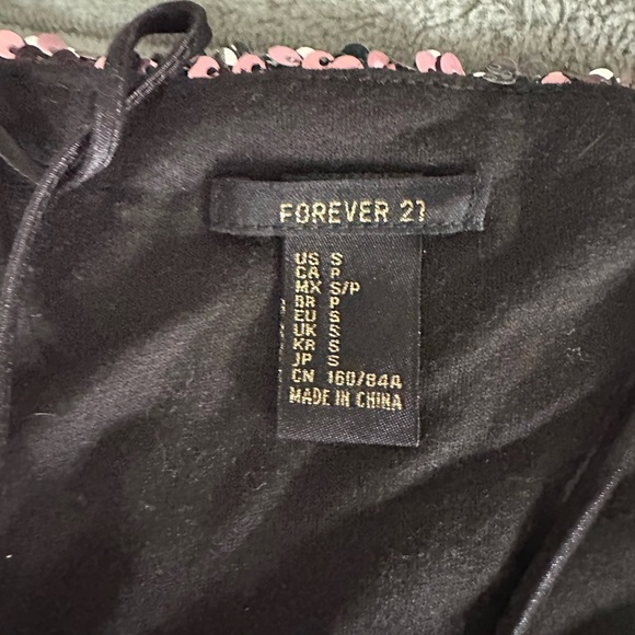 Small 2 way sequined crop top - Picture 4 of 5